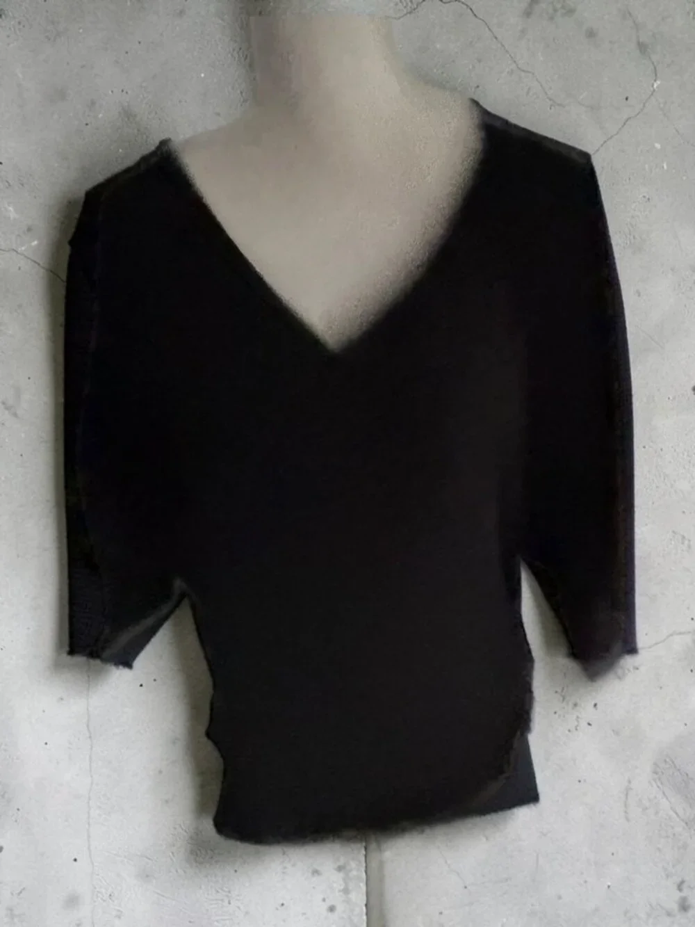 White House Black Market Black V Neck Top Size XXS